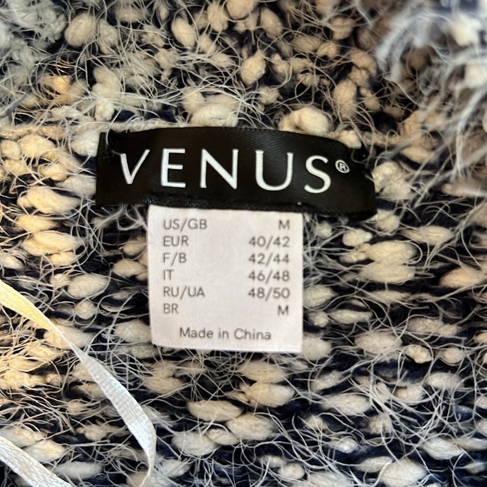 Venus Fuzzy Oversized Sweater M - Picture 5 of 7